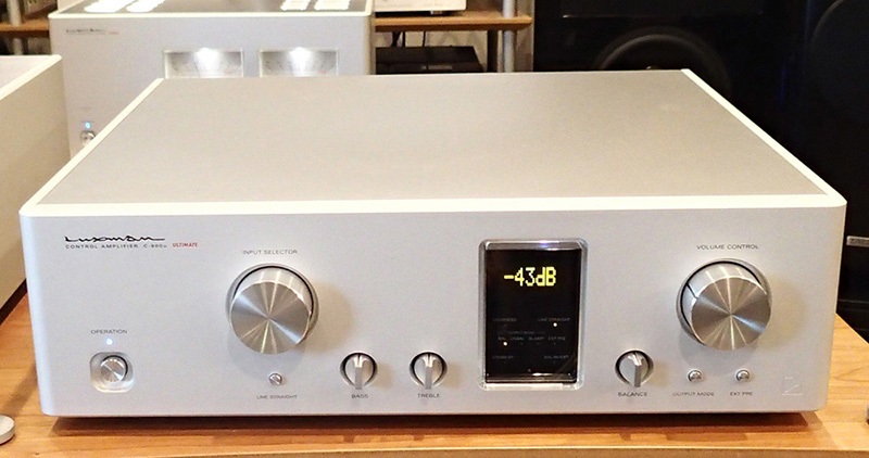 Pre ampli Luxman C-900U mang đến khả năng hoạt động ổn định, bền bỉ